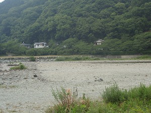 武丈堰（ここで水は枯れている）